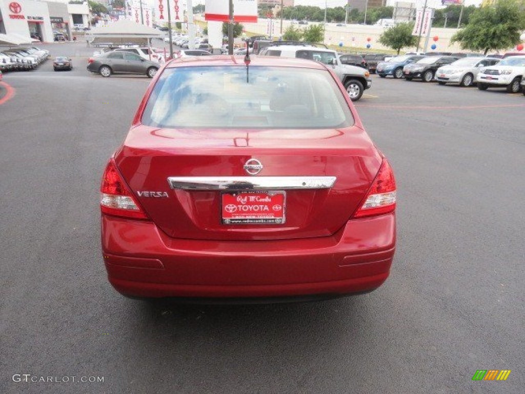 2009 Versa 1.8 SL Sedan - Red Alert / Charcoal photo #6