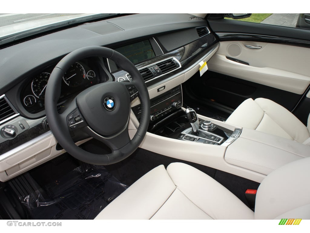 2012 5 Series 550i Gran Turismo - Alpine White / Ivory White/Black photo #5