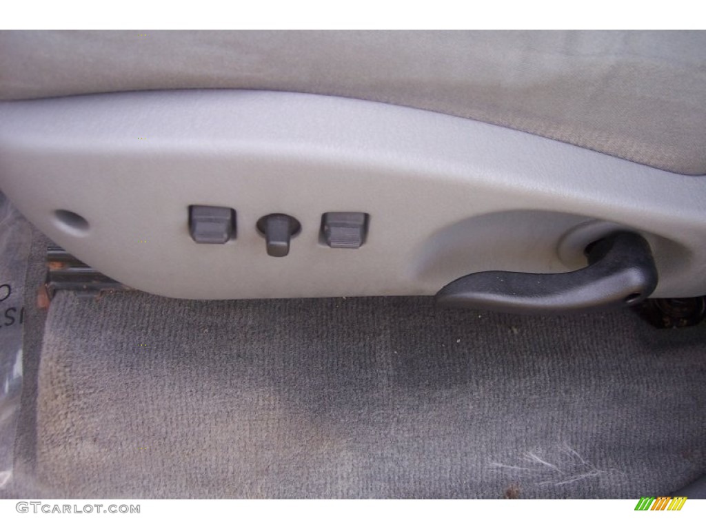 2005 Dakota SLT Quad Cab 4x4 - Bright Silver Metallic / Medium Slate Gray photo #24