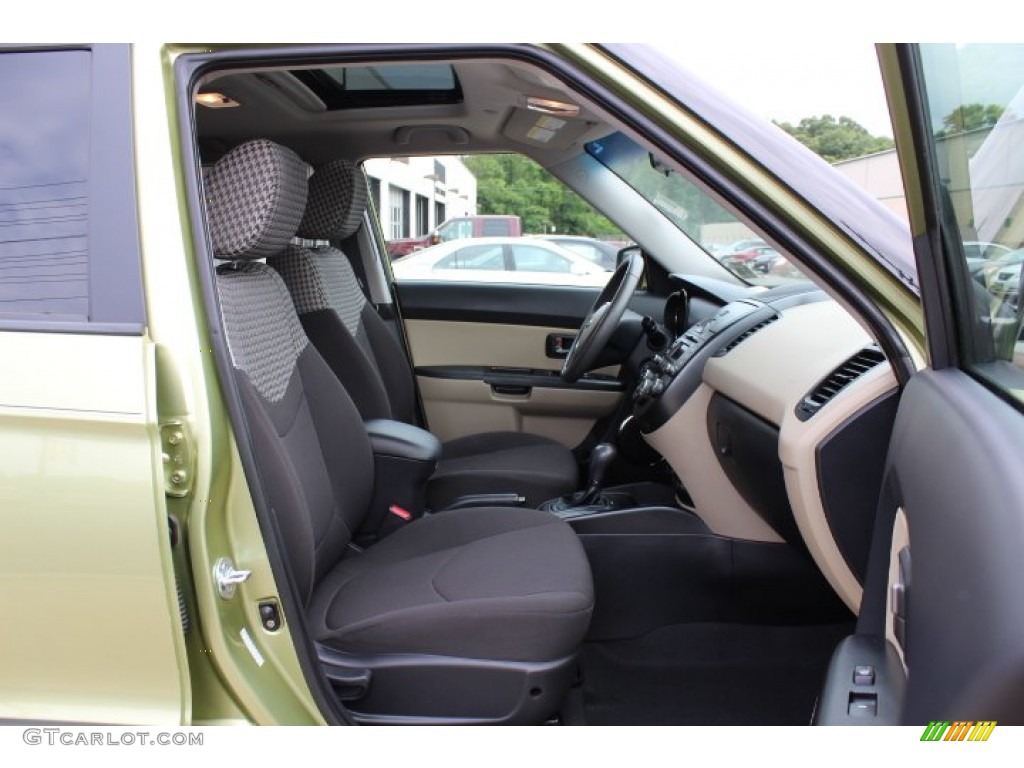 Sand/Black Houndstooth Cloth Interior 2011 Kia Soul ! Photo #66776246