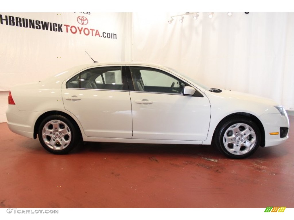 2011 Fusion SE V6 - White Suede / Medium Light Stone photo #2