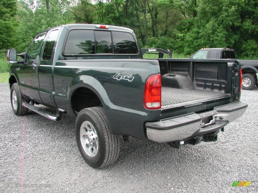 2006 F350 Super Duty XLT SuperCab 4x4 - Dark Green Satin Metallic / Medium Flint photo #9