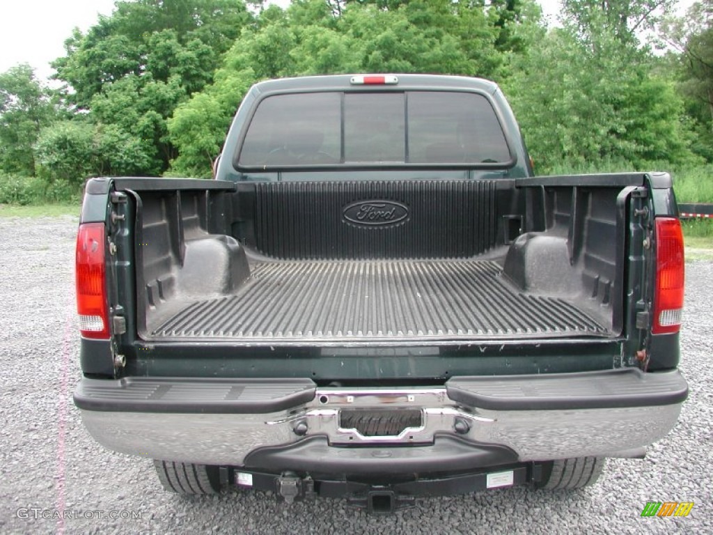 2006 F350 Super Duty XLT SuperCab 4x4 - Dark Green Satin Metallic / Medium Flint photo #10
