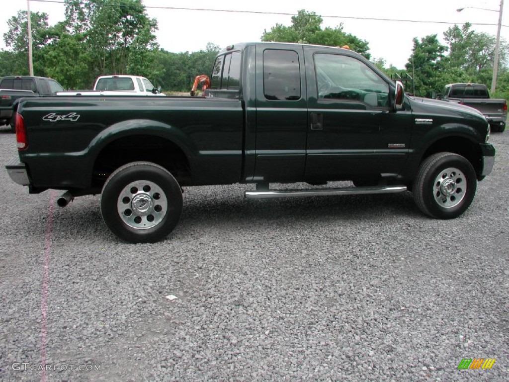 2006 F350 Super Duty XLT SuperCab 4x4 - Dark Green Satin Metallic / Medium Flint photo #13