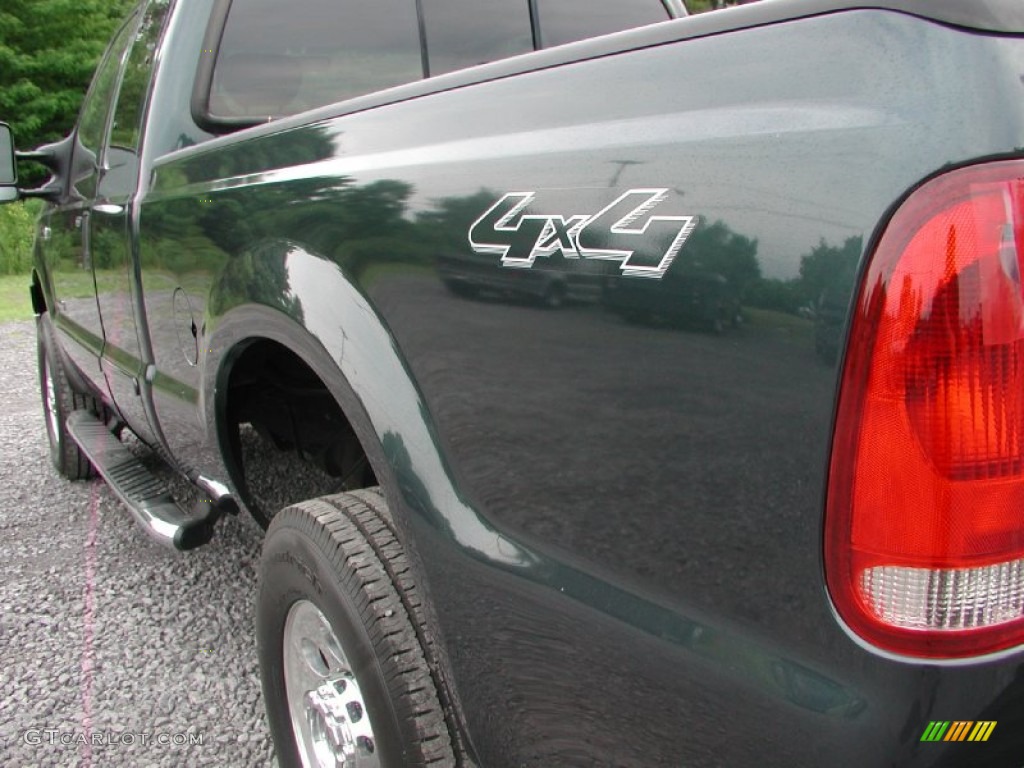 2006 F350 Super Duty XLT SuperCab 4x4 - Dark Green Satin Metallic / Medium Flint photo #22