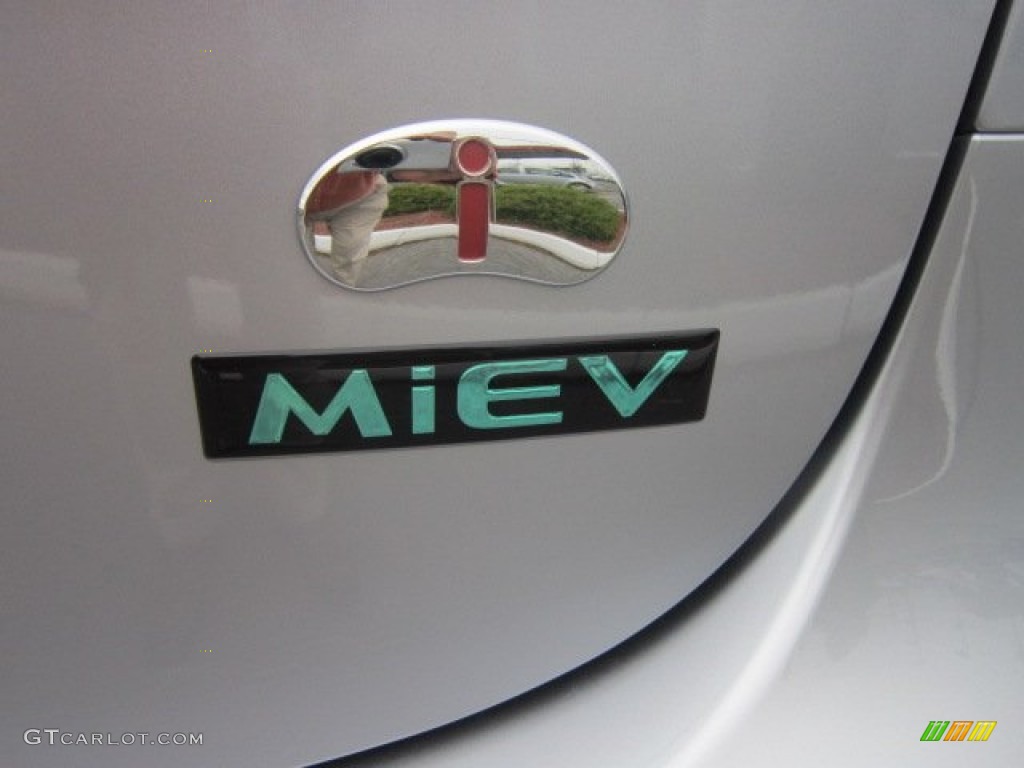 2012 Mitsubishi i-MiEV SE Marks and Logos Photos