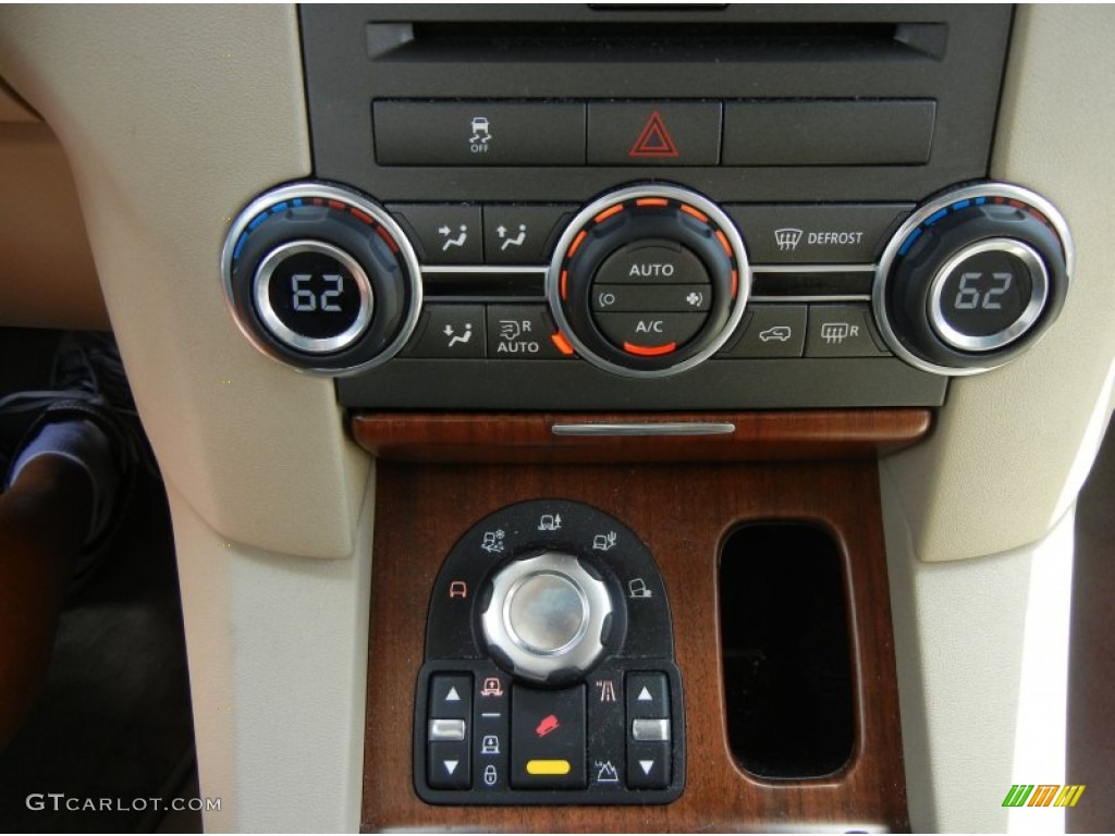 2011 Land Rover LR4 HSE Controls Photo #66792903