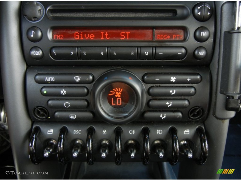 2008 Mini Cooper S Convertible Controls Photo #66794415