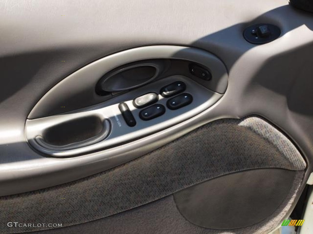 1996 Sable GS Sedan - Vibrant White / Gray photo #12