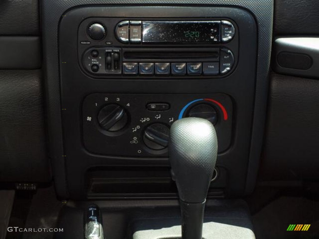 2004 Liberty Sport 4x4 - Black Clearcoat / Dark Slate Gray photo #11