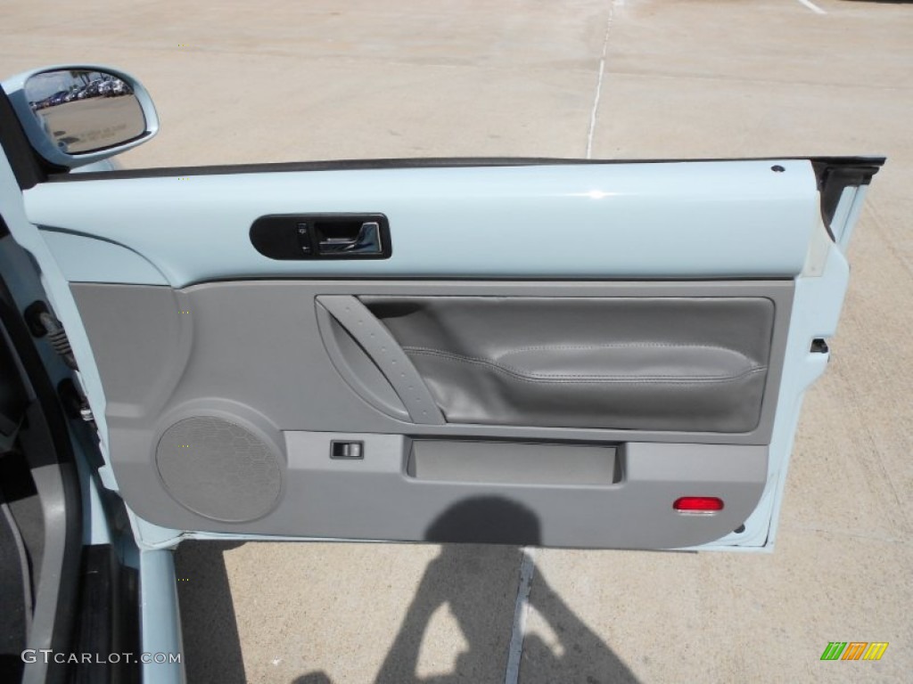 2005 Volkswagen New Beetle GL Convertible Door Panel Photos