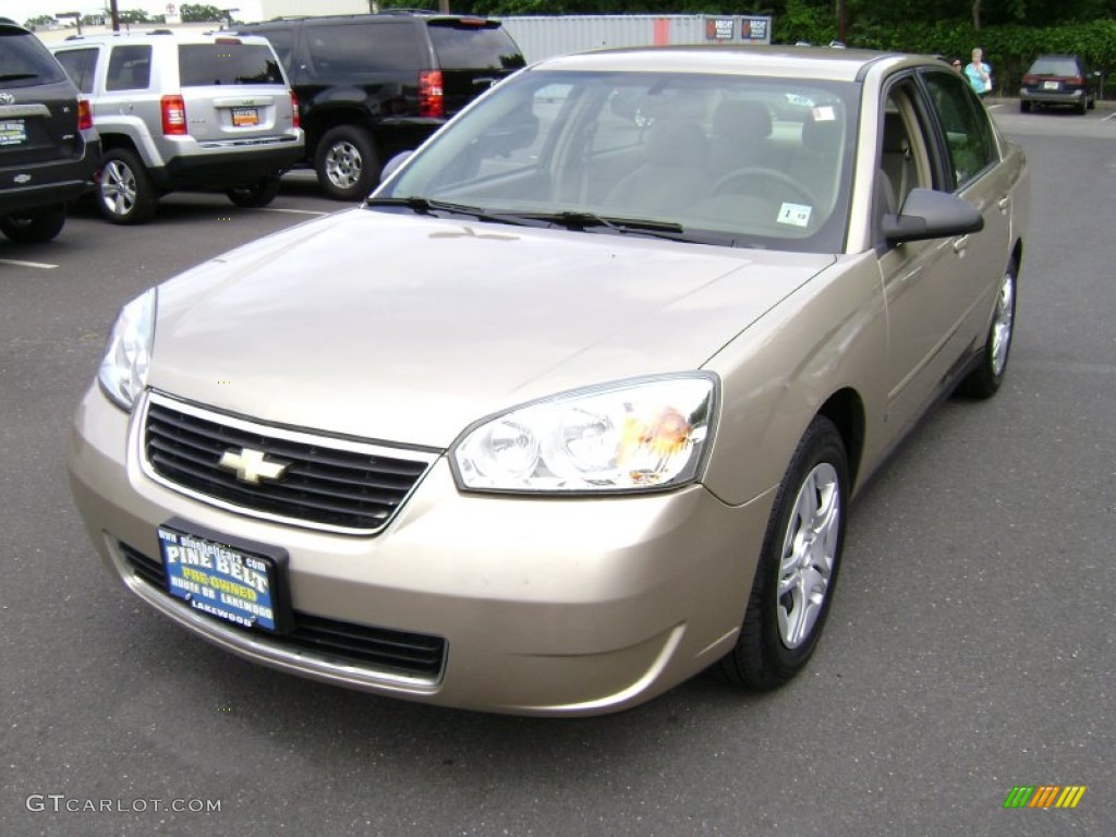 2008 Malibu Classic LT Sedan - Sandstone Metallic / Cashmere Beige photo #1