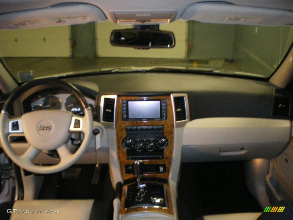 2008 Grand Cherokee Limited 4x4 - Bright Silver Metallic / Dark Slate Gray/Light Graystone photo #13