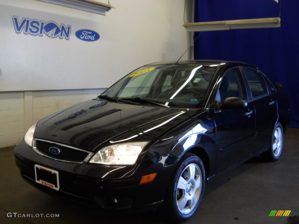 Pitch Black Ford Focus