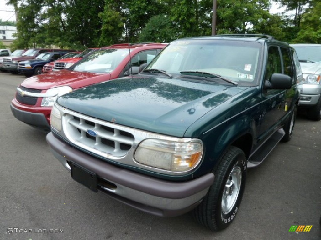 1997 Explorer XLT 4x4 - Deep Jewel Green Pearl / Medium Parchment photo #3