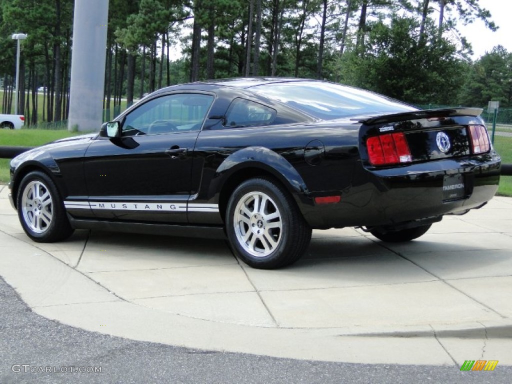 2007 Mustang V6 Deluxe Coupe - Black / Dark Charcoal photo #5