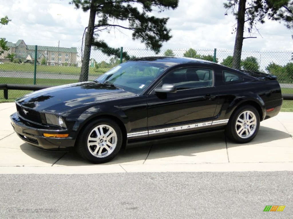 2007 Mustang V6 Deluxe Coupe - Black / Dark Charcoal photo #8
