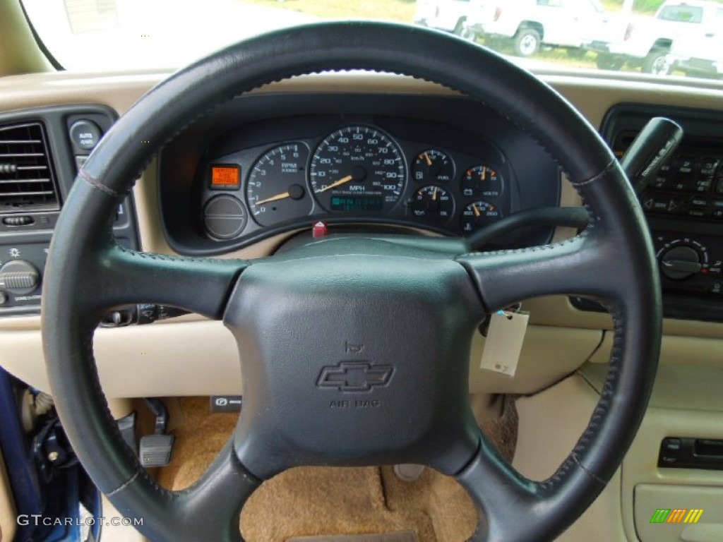 2002 Chevrolet Tahoe LT 4x4 Tan/Neutral Steering Wheel Photo #66817813