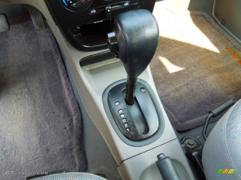 2002 Rio Sedan - Polar White / Gray photo #11