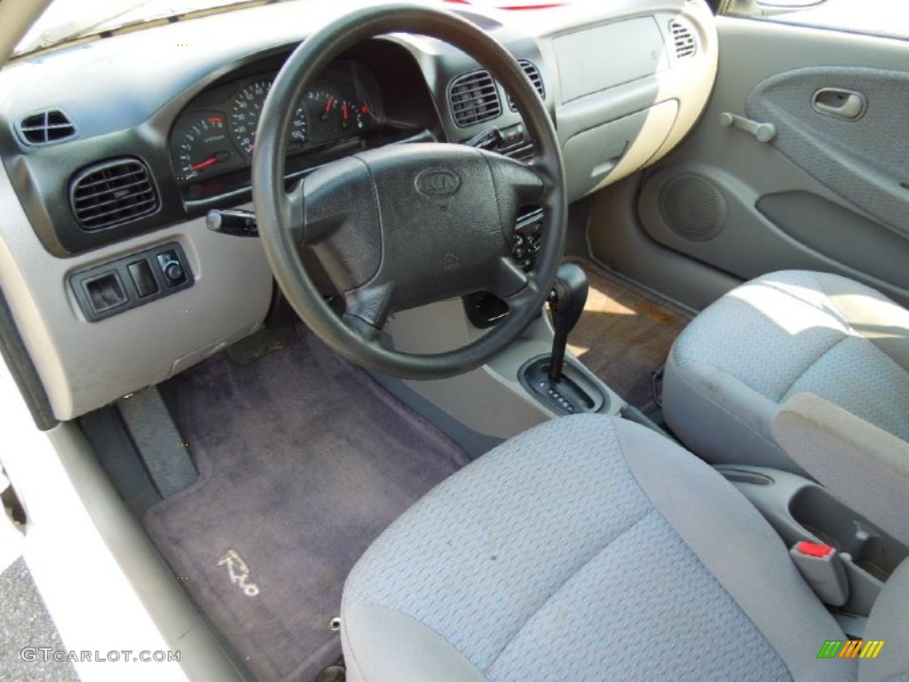 2002 Rio Sedan - Polar White / Gray photo #25