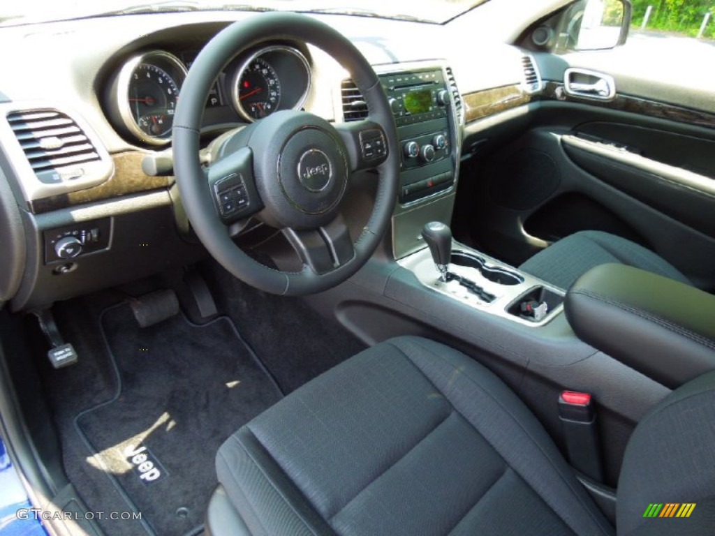 2012 Grand Cherokee Laredo - True Blue Pearl / Black photo #26