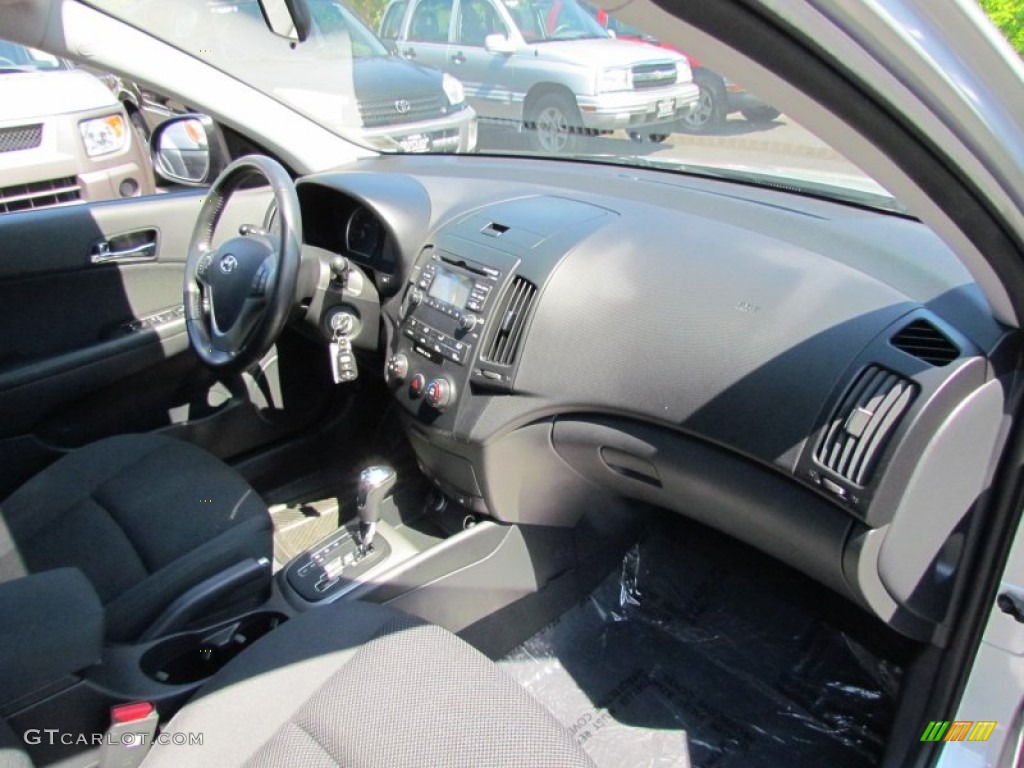 2009 Elantra Touring - Quicksilver / Black photo #31