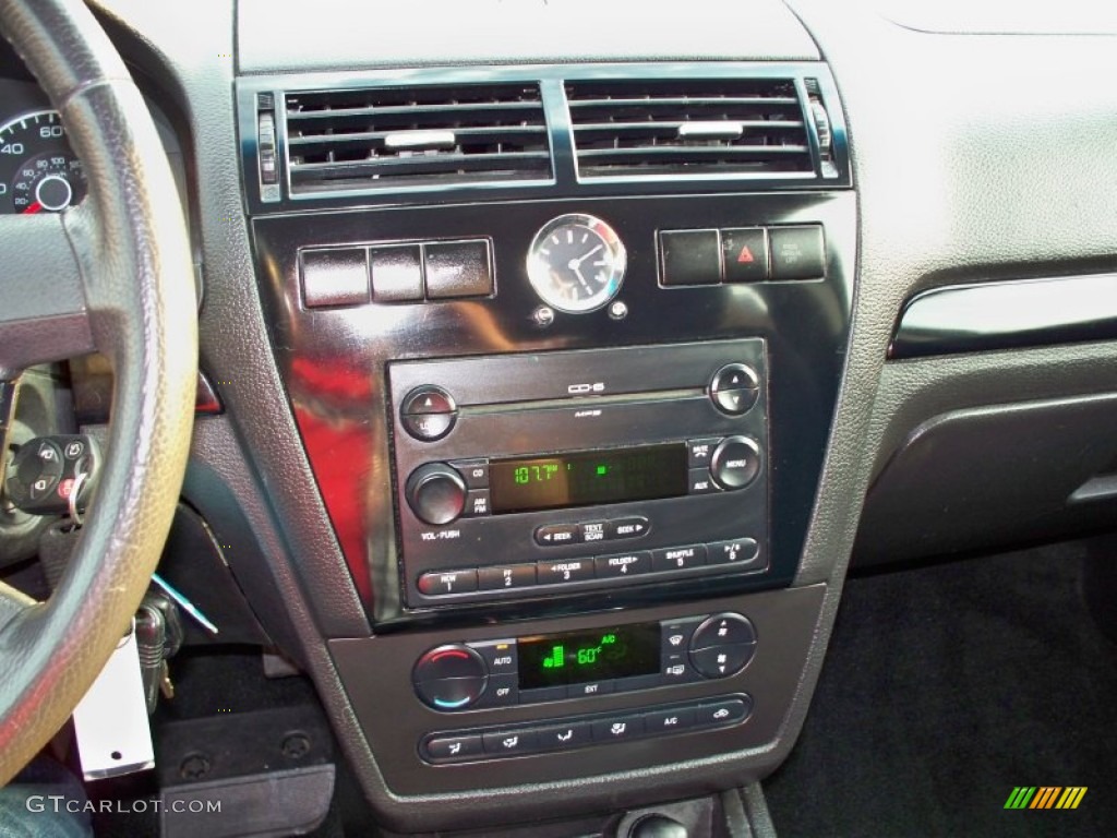 2006 Ford Fusion SEL Controls Photo #66823442
