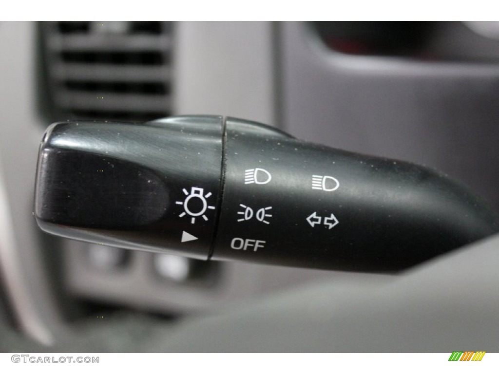 2005 Ford Escape Hybrid 4WD Controls Photo #66826043