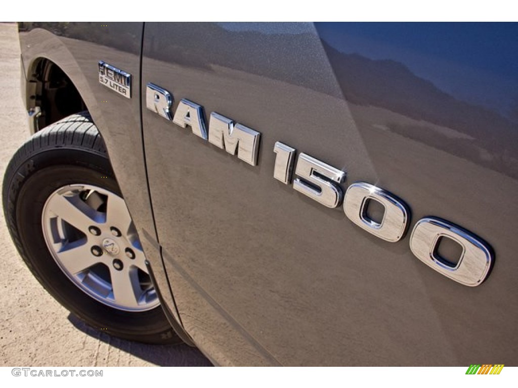 2011 Dodge Ram 1500 SLT Crew Cab 4x4 Marks and Logos Photos