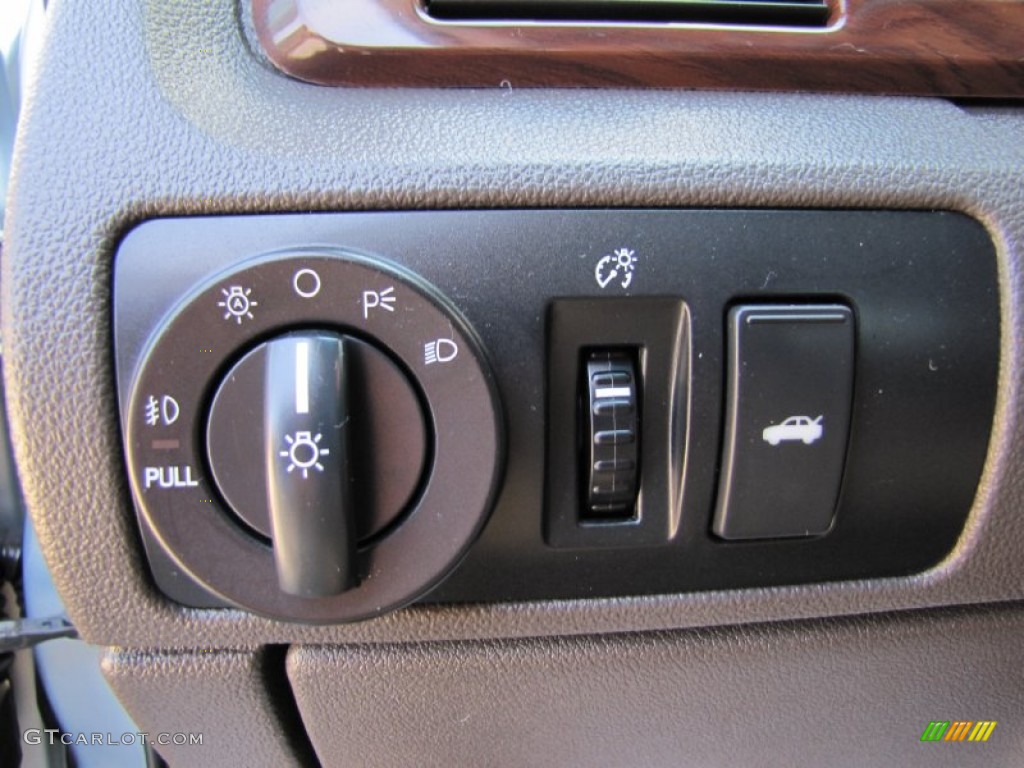 2009 Ford Taurus SEL AWD Controls Photo #66828482