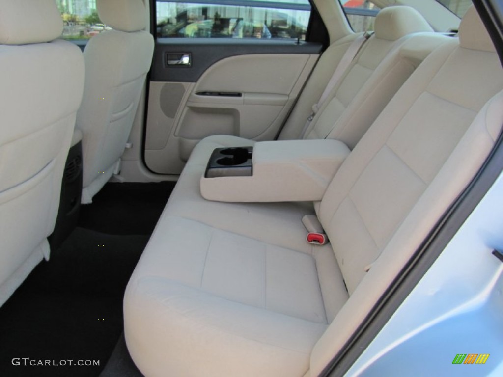 2009 Ford Taurus SEL AWD Rear Seat Photo #66828560
