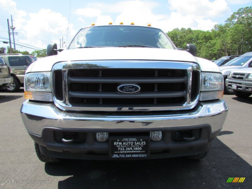 2004 F250 Super Duty Lariat Crew Cab 4x4 - Oxford White / Medium Parchment photo #2