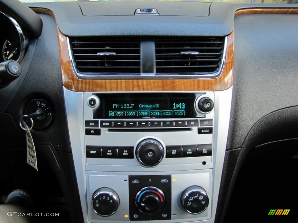 2009 Chevrolet Malibu LT Sedan Controls Photo #66830099