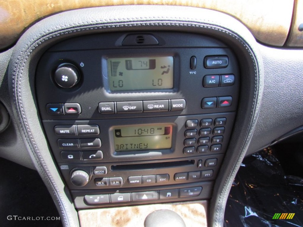 2003 Jaguar S-Type 3.0 Controls Photo #66830481