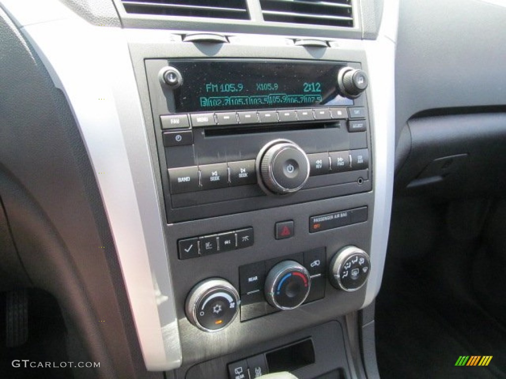 2012 Chevrolet Traverse LT AWD Controls Photo #66830996