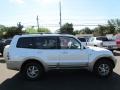 Glacier White Pearlescent - Montero Limited 4x4 Photo No. 5