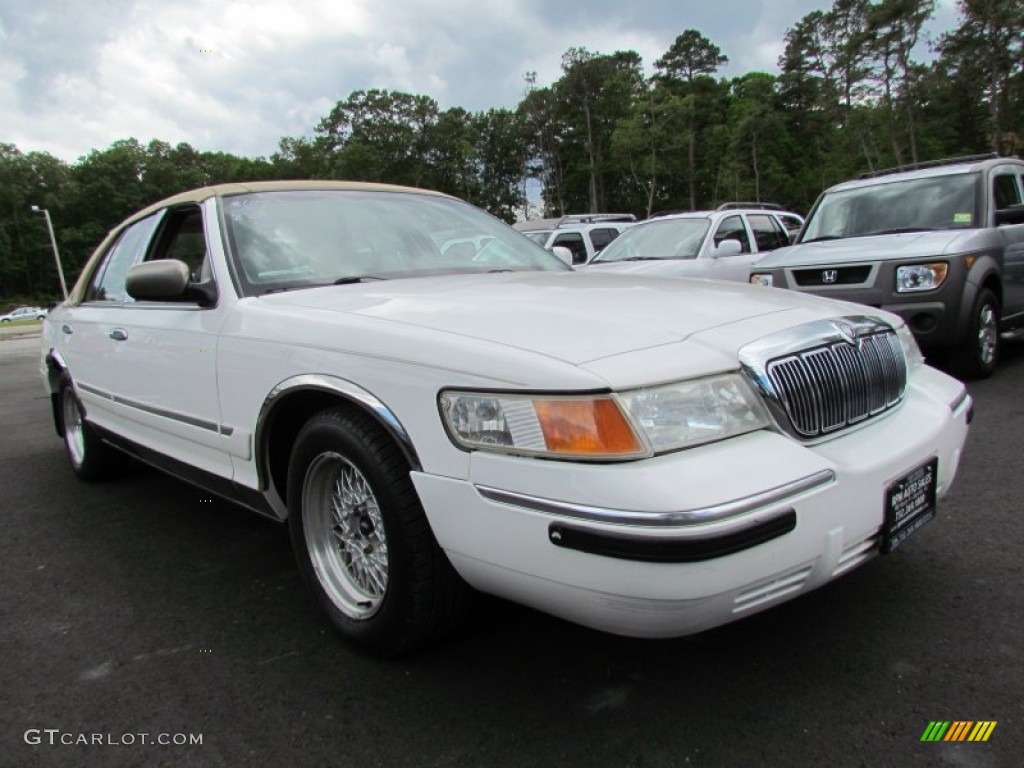 2000 Grand Marquis GS - Vibrant White / Medium Parchment photo #3