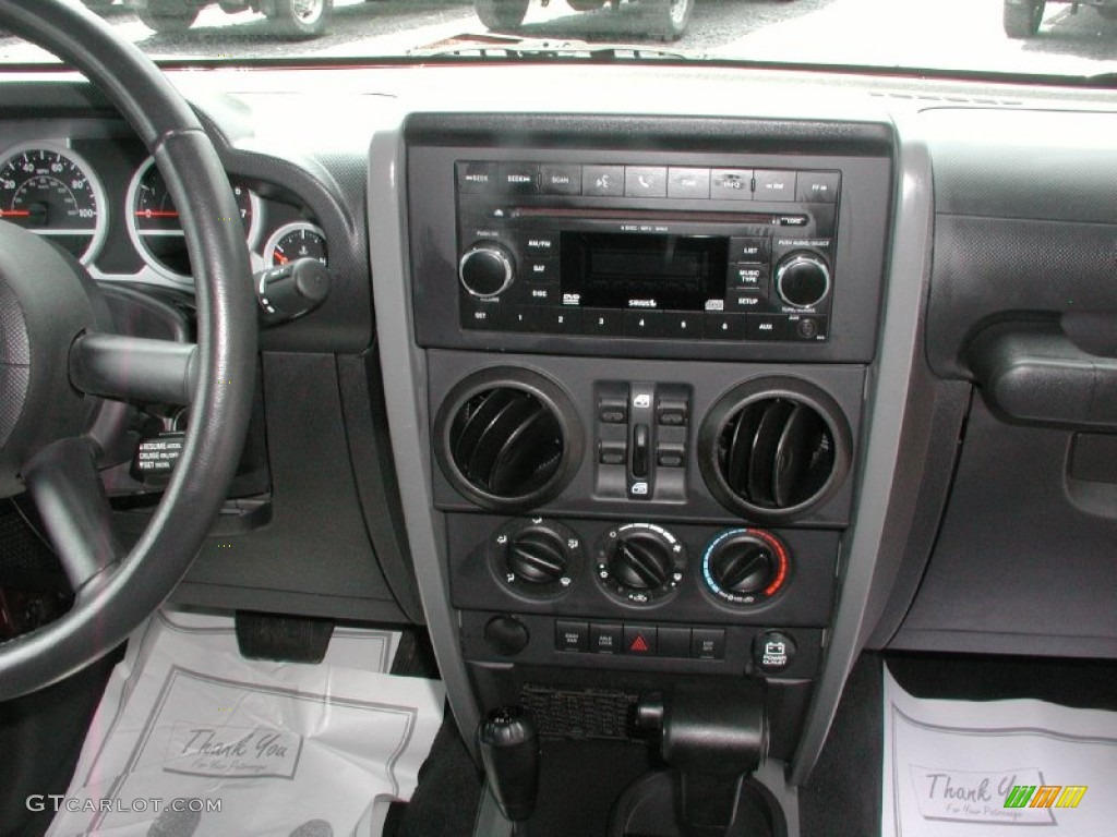 2009 Jeep Wrangler Unlimited Rubicon 4x4 Controls Photo #66850376