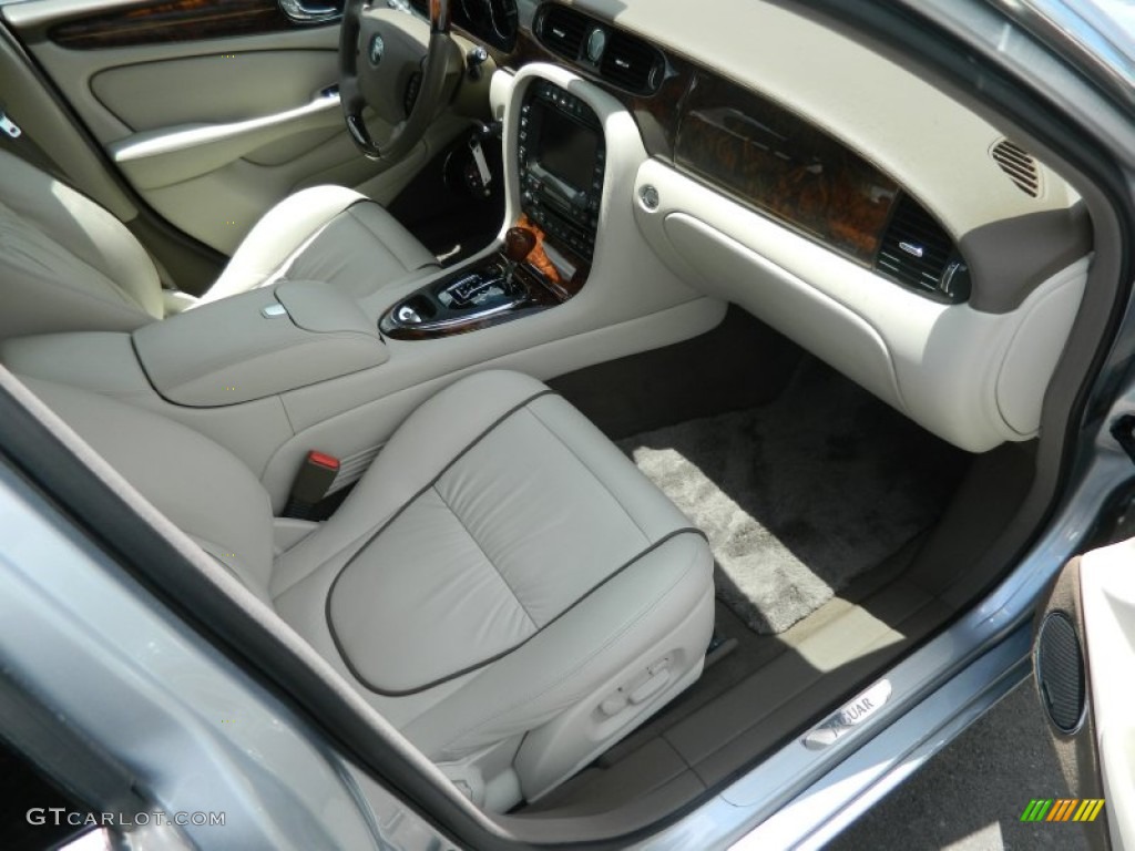 2007 Jaguar XJ Vanden Plas Front Seat Photos