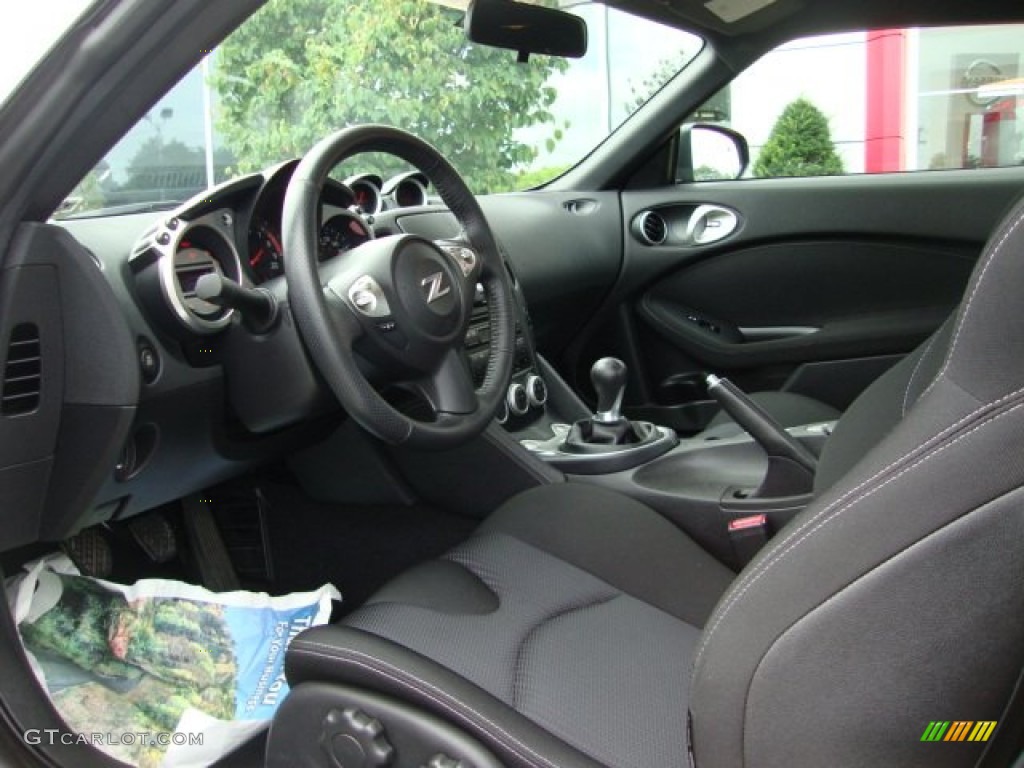 Black Cloth Interior 2009 Nissan 370Z Sport Coupe Photo #66856337