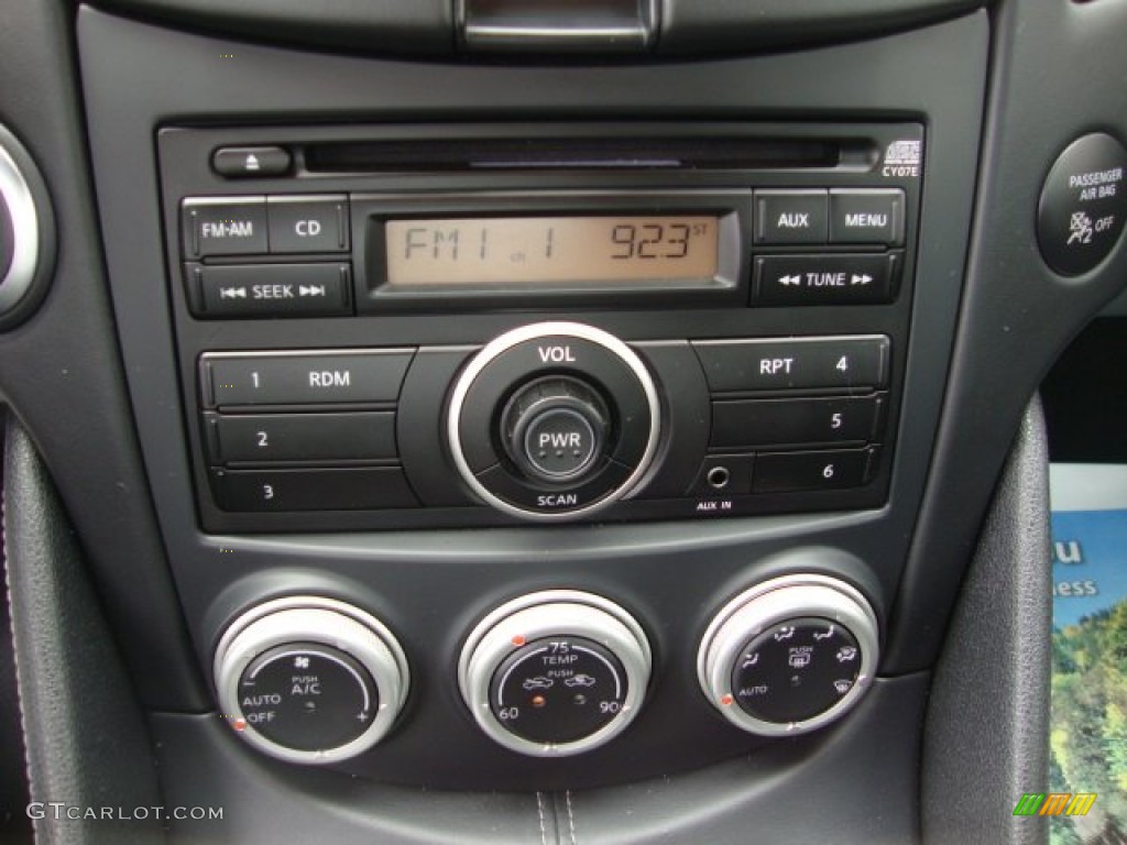 2009 Nissan 370Z Sport Coupe Audio System Photos