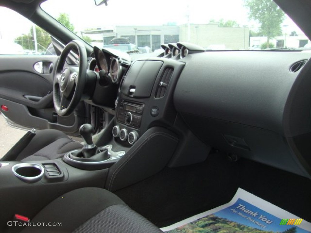 2009 Nissan 370Z Sport Coupe Black Cloth Dashboard Photo #66856430