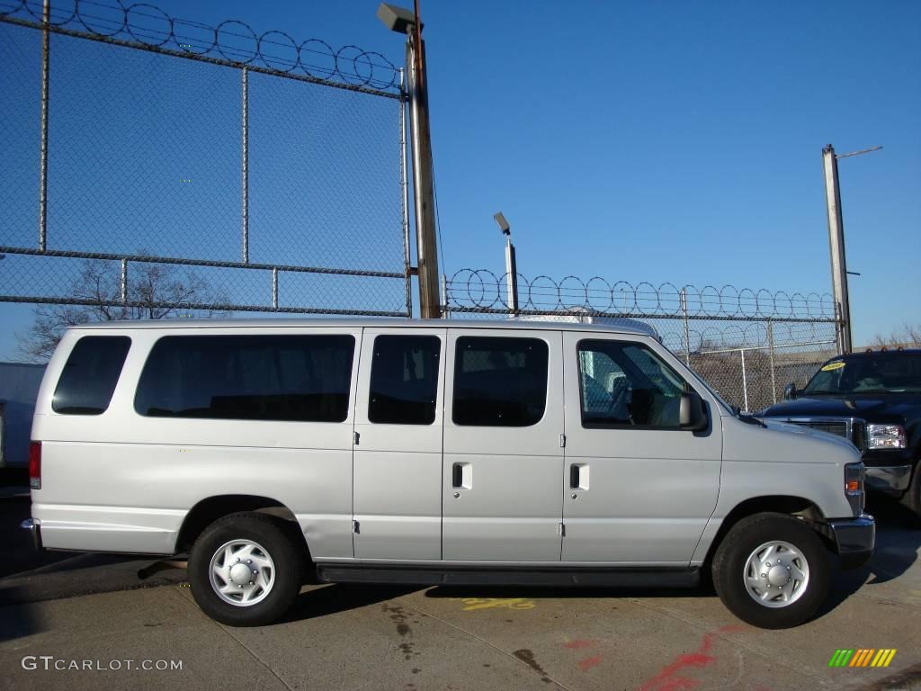 2008 E Series Van E350 Super Duty XLT 15 Passenger - Silver Metallic / Medium Flint photo #4