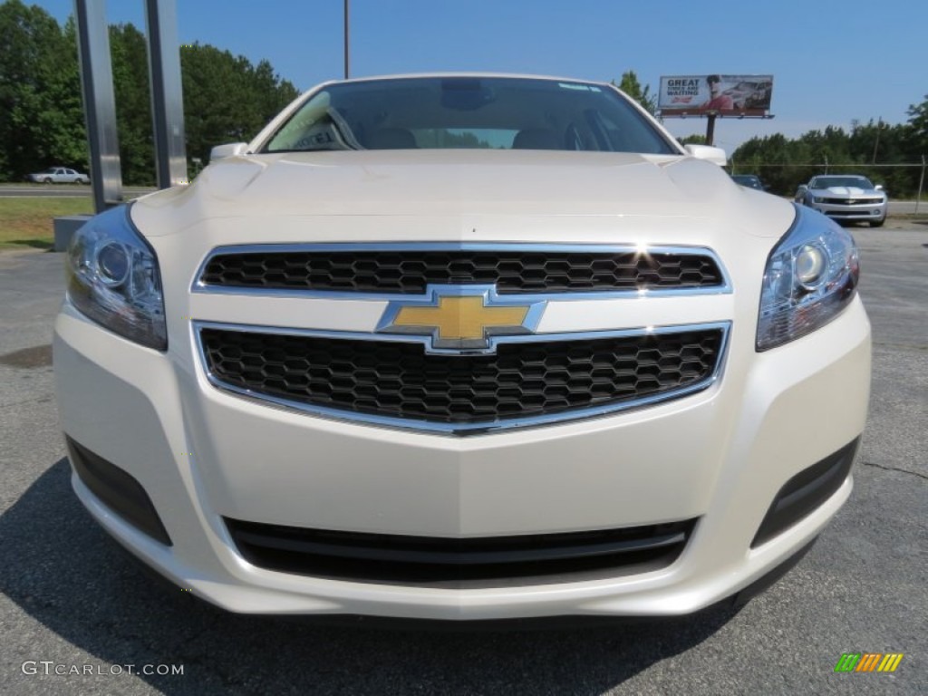 White Diamond Tricoat 2013 Chevrolet Malibu ECO Exterior Photo #66864176