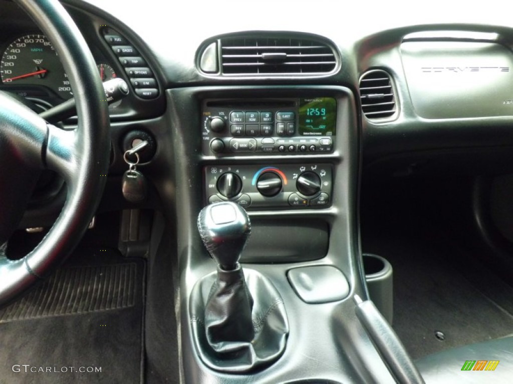 2000 Chevrolet Corvette Coupe Controls Photo #66865361