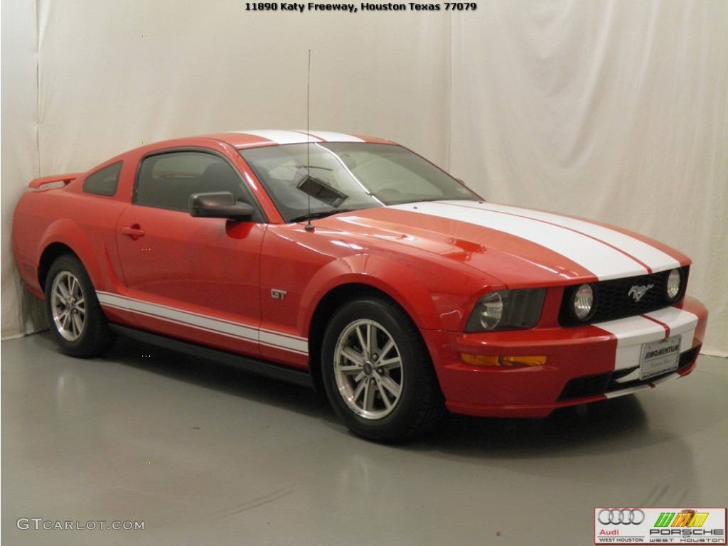 2005 Mustang V6 Deluxe Coupe - Torch Red / Dark Charcoal photo #3