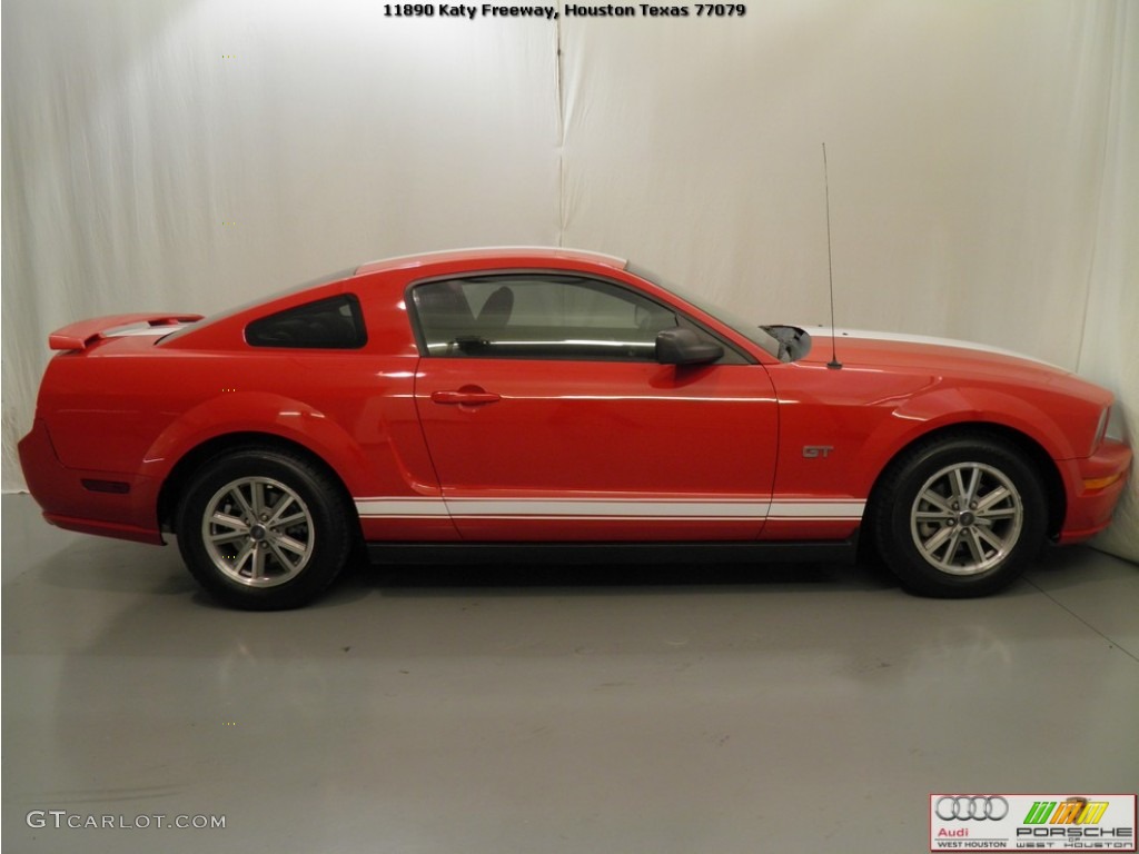 2005 Mustang V6 Deluxe Coupe - Torch Red / Dark Charcoal photo #6