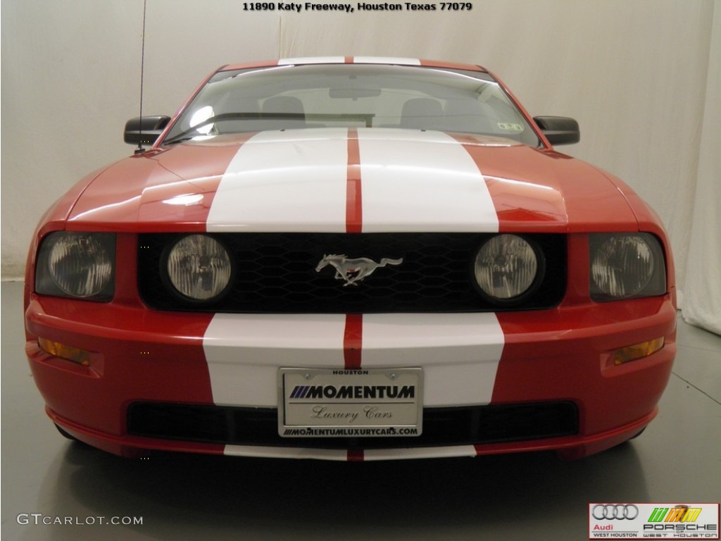 2005 Mustang V6 Deluxe Coupe - Torch Red / Dark Charcoal photo #15