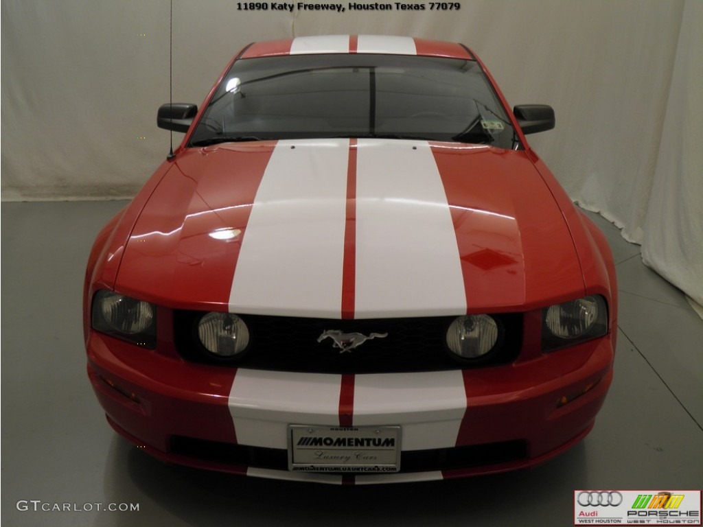 2005 Mustang V6 Deluxe Coupe - Torch Red / Dark Charcoal photo #16