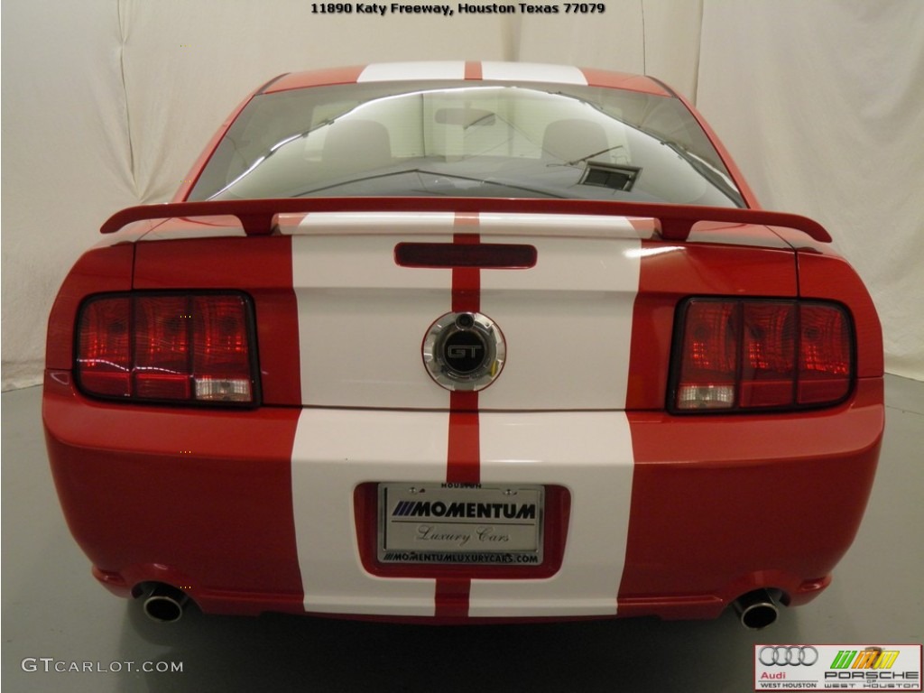 2005 Mustang V6 Deluxe Coupe - Torch Red / Dark Charcoal photo #17